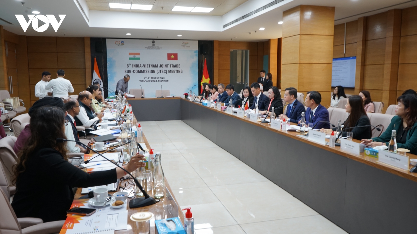 Việt Nam và Ấn Độ nhất trí tạo thuận lợi cho xuất nhập khẩu hàng hóa của nhau